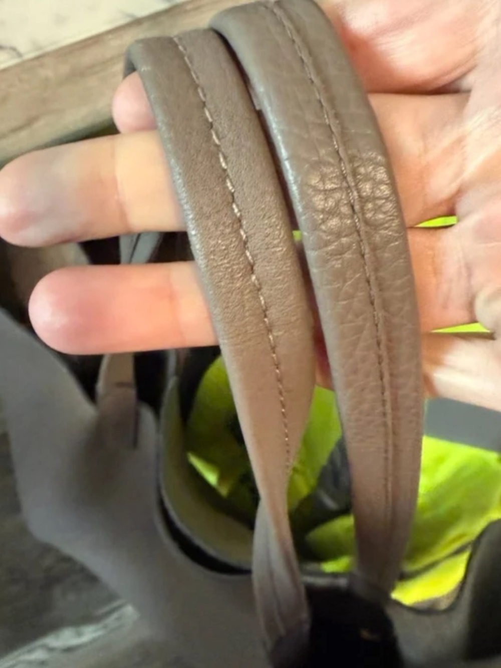 Taupe banana republic leather tote - Picture 2 of 8